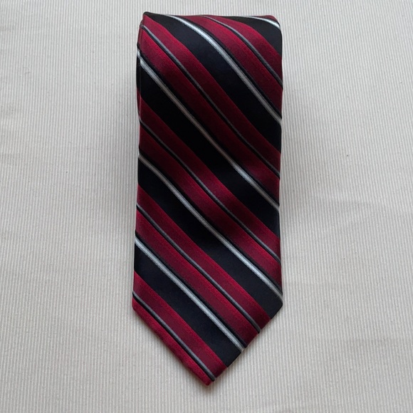 Red Power Tie - Silk - Picture 1 of 3